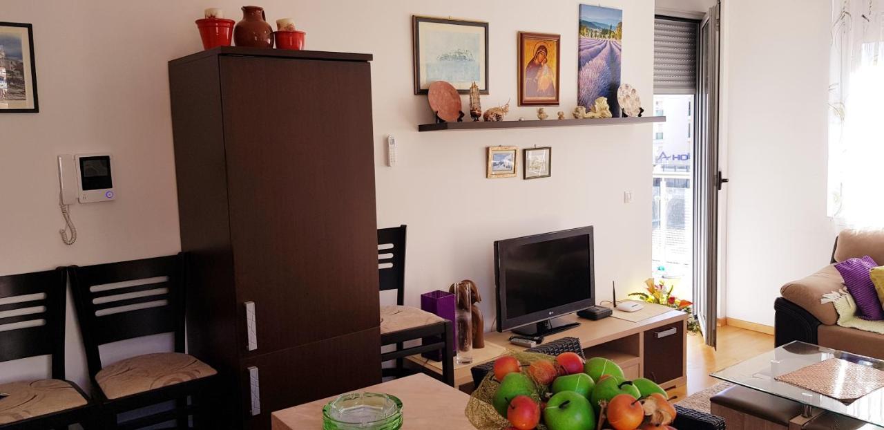 Pjerotic Apartment *